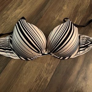 36DD Fabulous push up bra Victoria secret